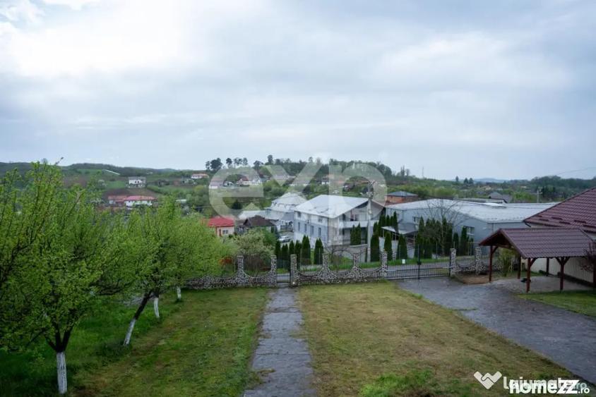 Casă cu 4 camere cu Teren 6436 Mp în Central