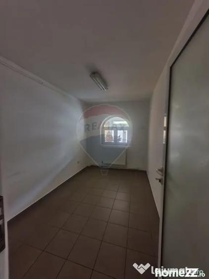 Spațiu comercial, de 90 mp, în Nord