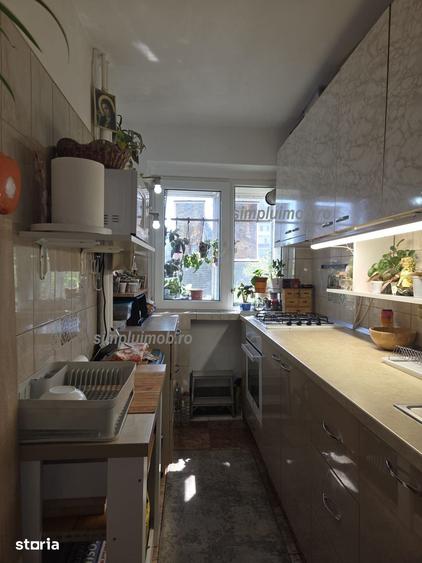 Apartament cu 3 camere în Berceni
