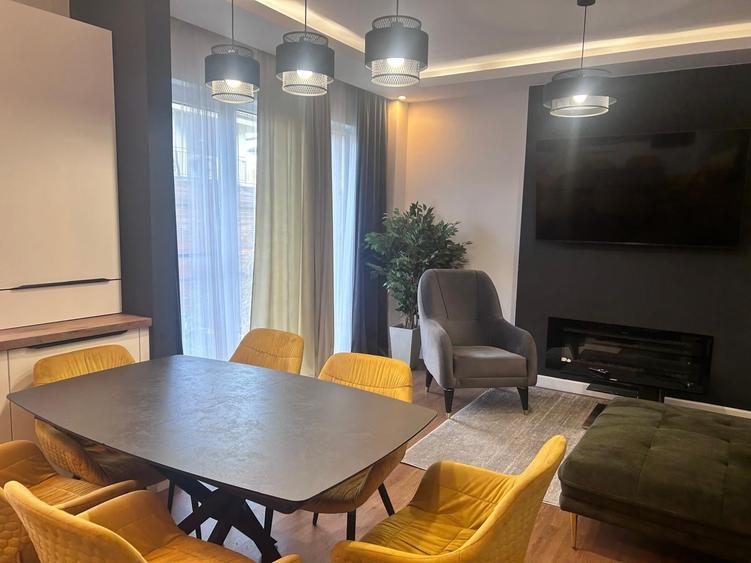 Duplex cu 4 camere cu Canalizare în Florești