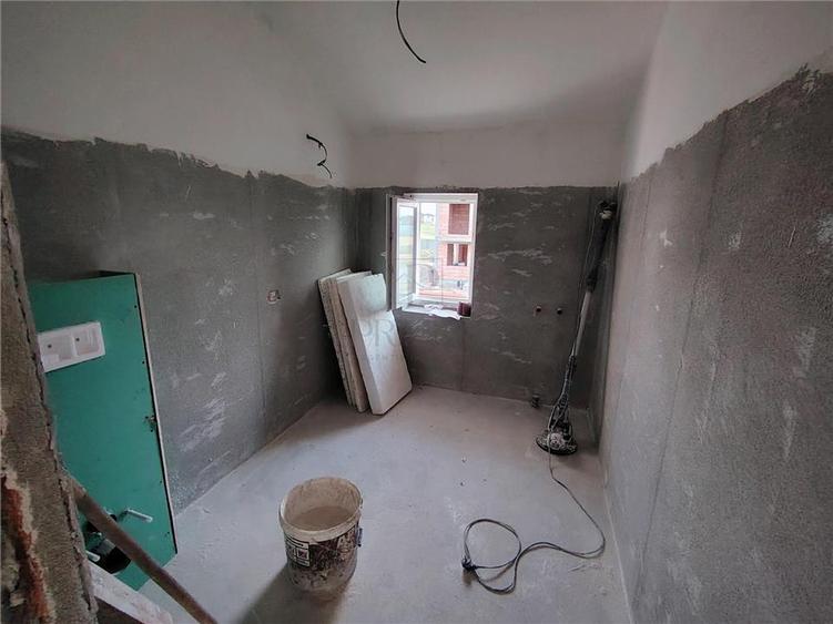Duplex cu 4 camere cu Canalizare în Moșnița Veche
