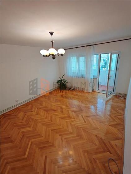 Apartament cu 4 camere decomandat în Dorobanți 2
