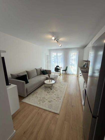 Apartament cu 2 camere semidecomandat în Florești