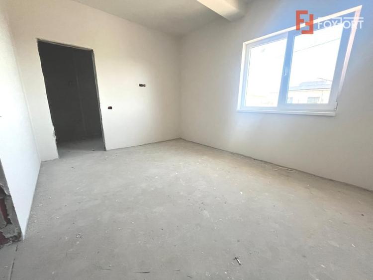 Duplex cu 4 camere cu Canalizare în Moșnița Nouă