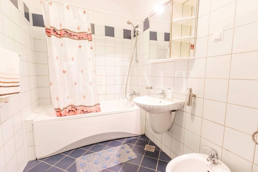 Apartament cu 3 camere semidecomandat, mobilat în Ștefan cel Mare