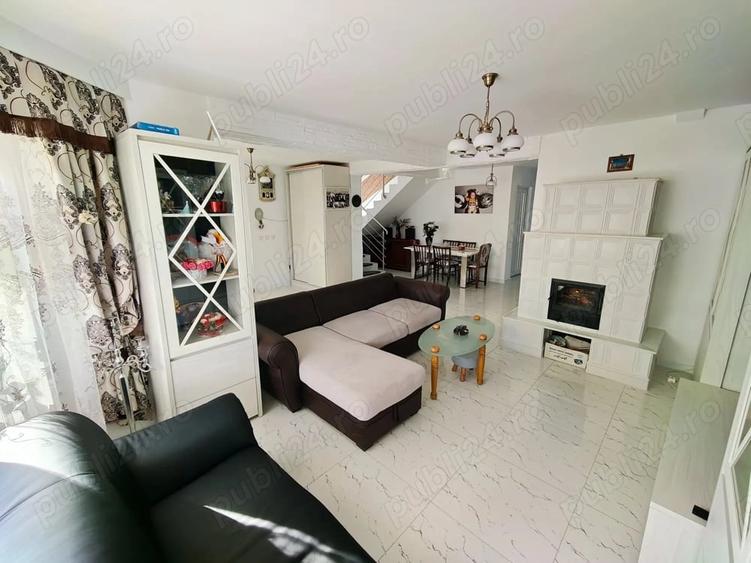 Casă cu 7 camere cu Teren 650 Mp în Central