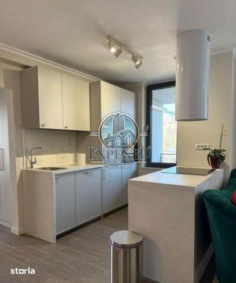 Apartament cu 3 camere decomandat în Victoriei