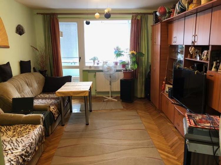 Apartament cu 3 camere decomandat în Tudorul Vechi