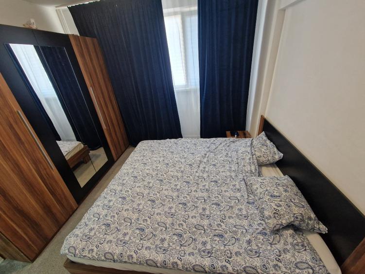 Apartament cu 3 camere decomandat în Tei