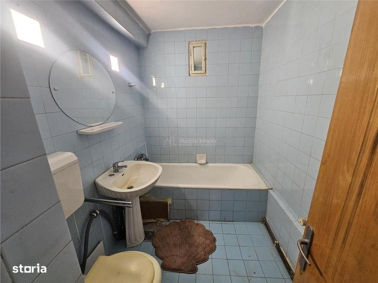 Apartament cu 4 camere decomandat în Central