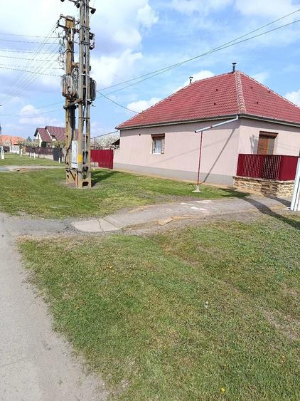 Casă cu 2 camere cu Teren 1080 Mp în Șofronea