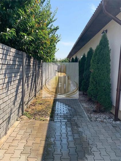 Casă cu 3 camere cu Teren 380 Mp în Dumbrăvița