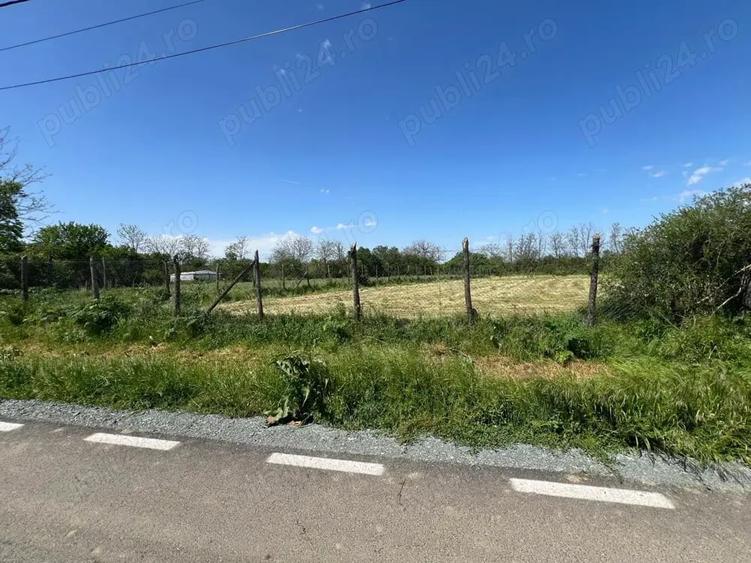 Teren de 1424 mp, în Bărcănești