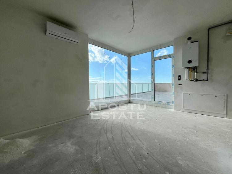 Apartament cu 3 camere semidecomandat în Torontalului