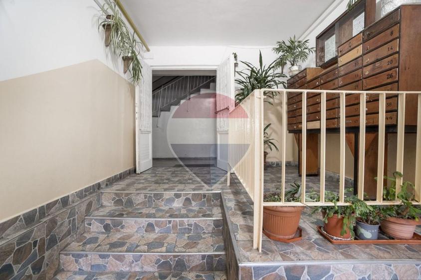Apartament cu 2 camere decomandat în Central