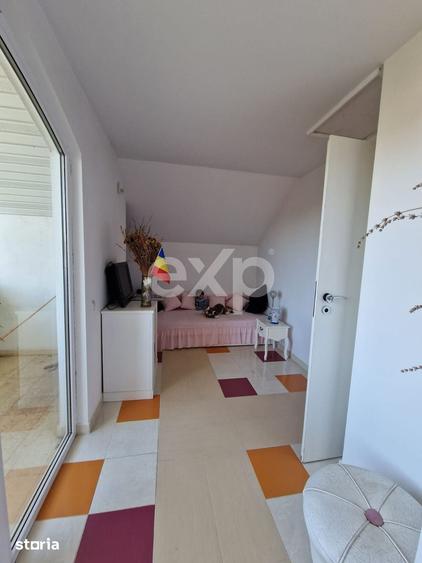 Casă cu 5 camere cu Teren 3800 Mp în Bănești