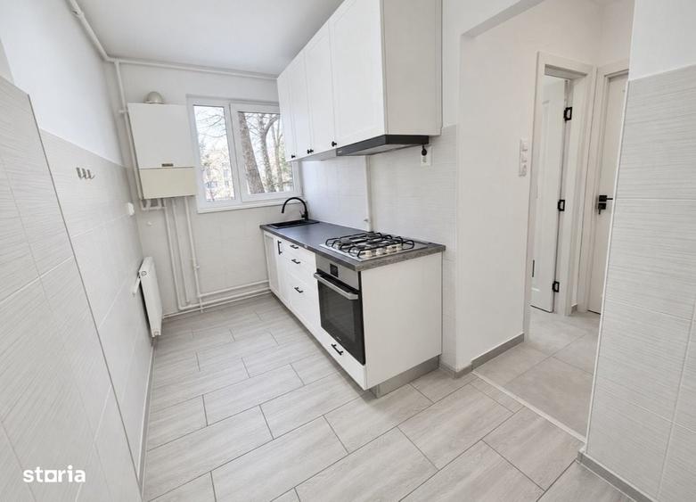 Apartament cu 2 camere decomandat în Cornișa