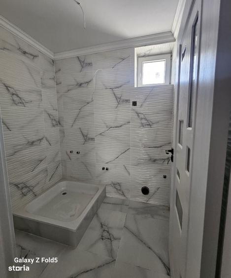 Casă cu 3 camere decomandat în Calea Clujului