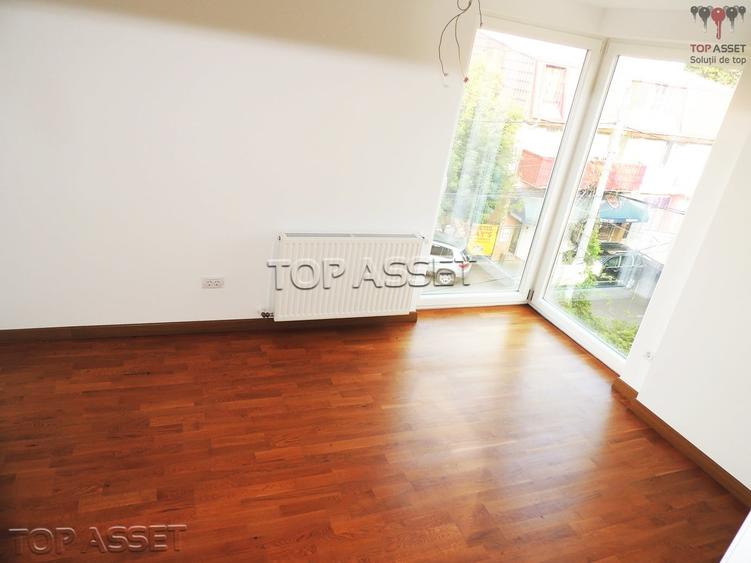 Apartament cu 3 camere semidecomandat în Parcul Circului