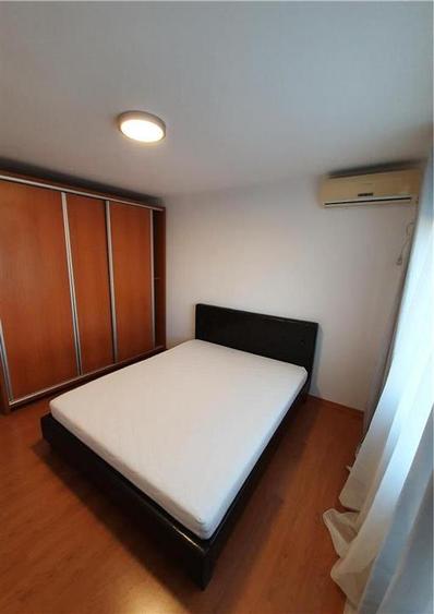 Apartament cu 3 camere decomandat, mobilat în Brâncoveanu