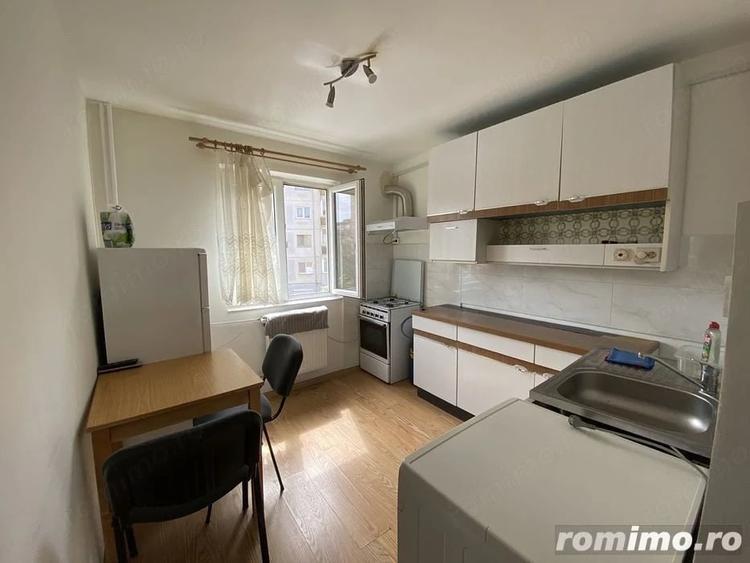 Garsonieră decomandată în Cișmigiu