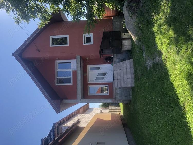 Casă cu 3 camere cu Teren 1500 Mp în Central