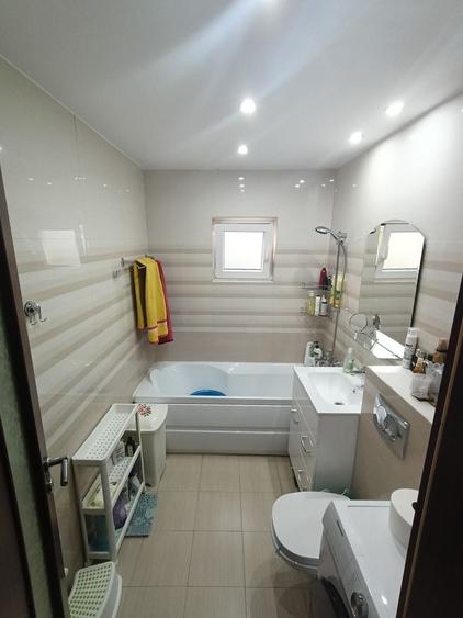 Apartament cu 2 camere decomandat, mobilat în Bucovina