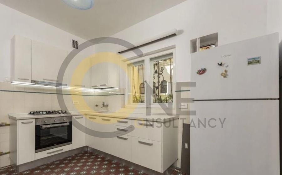 Apartament cu 5 camere decomandat, mobilat în Aviatorilor