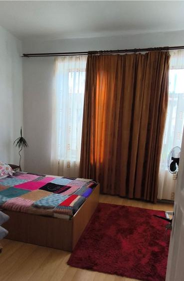 Duplex cu 4 camere cu Canalizare în Peninsula