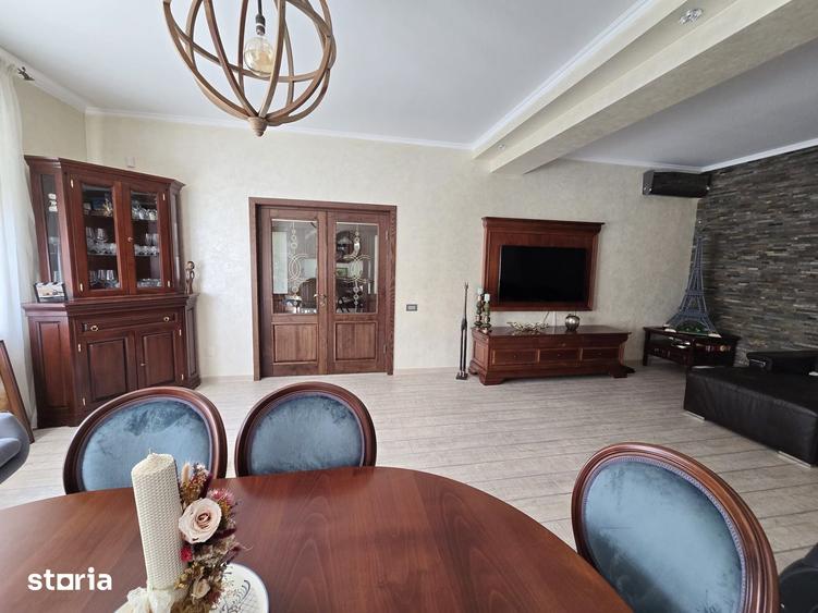 Casă cu 4 camere cu Teren 600 Mp în Central