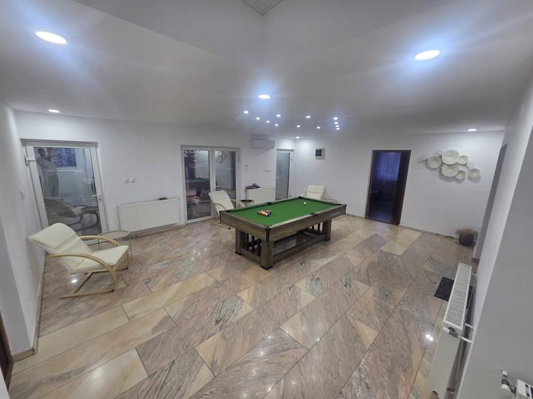 Casă individuală cu 9 camere cu Teren 150 Mp în Brătianu
