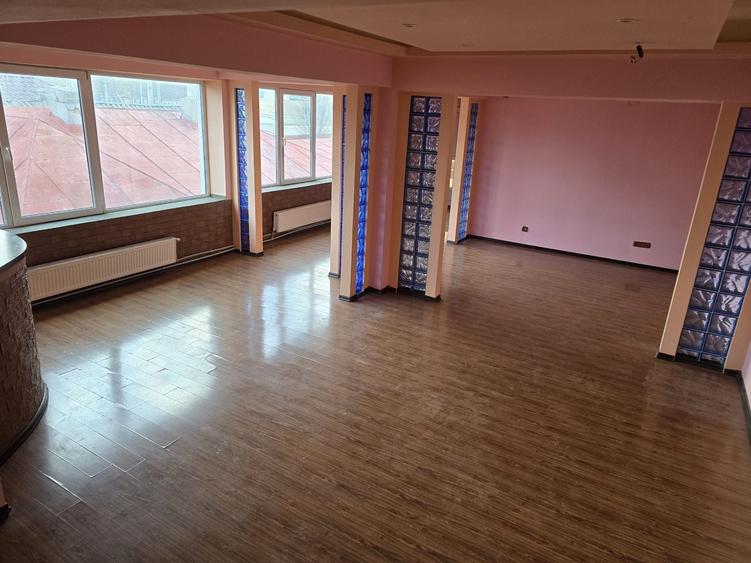 Casă cu 4 camere în Brătianu
