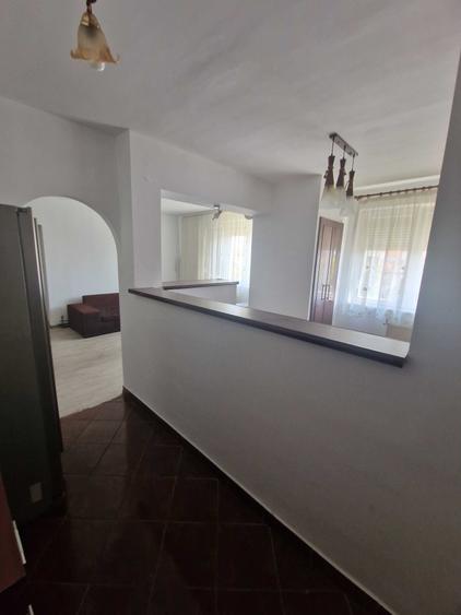 Inchiriez apartament cu 3 camere zona Nufarul - 3