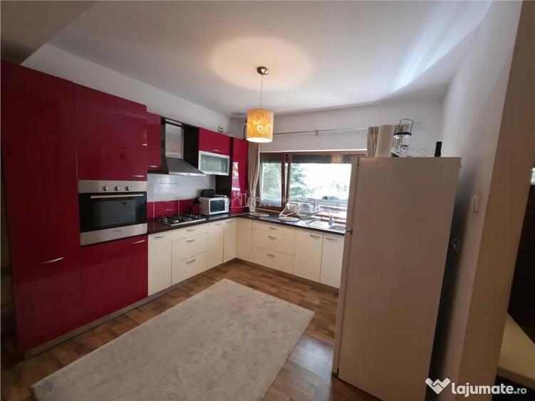 Casă cu 4 camere cu Teren 179 Mp în 1 Decembrie