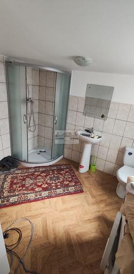 Casă individuală cu 3 camere cu Canalizare în Est