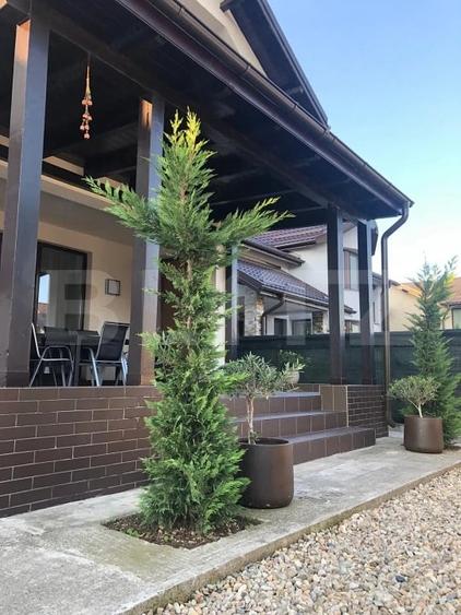 Casă cu 5 camere cu Teren 304 Mp în Mereni (Titu)