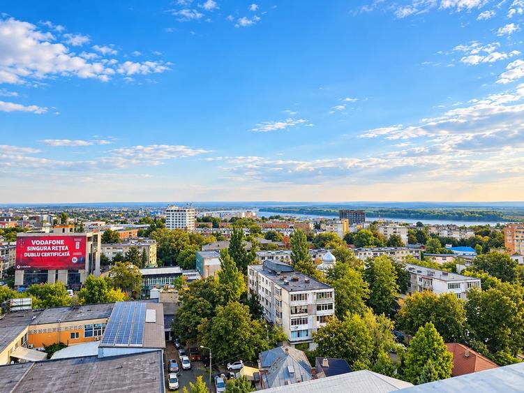 Apartament cu 2 camere decomandat în Mazepa 1