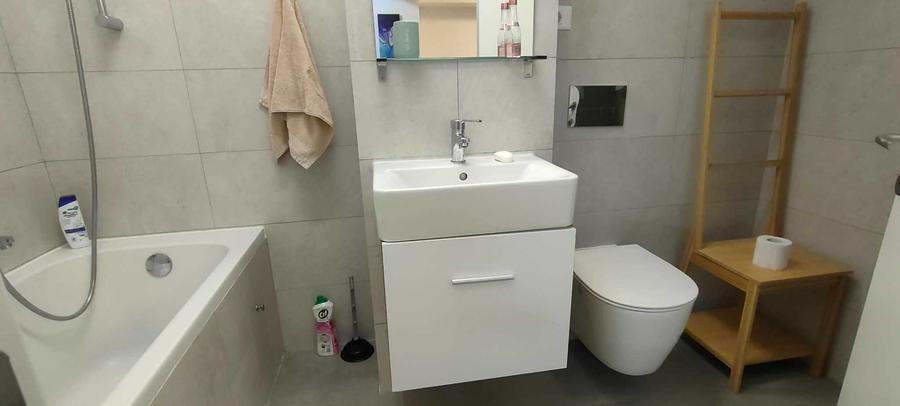 Apartament cu 2 camere semidecomandat în Păcii