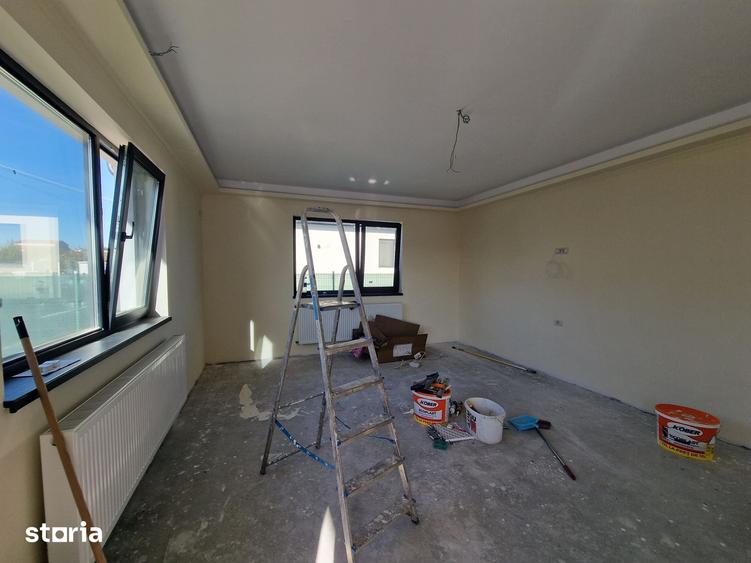 Casă cu 3 camere cu Teren 280 Mp în Lumina