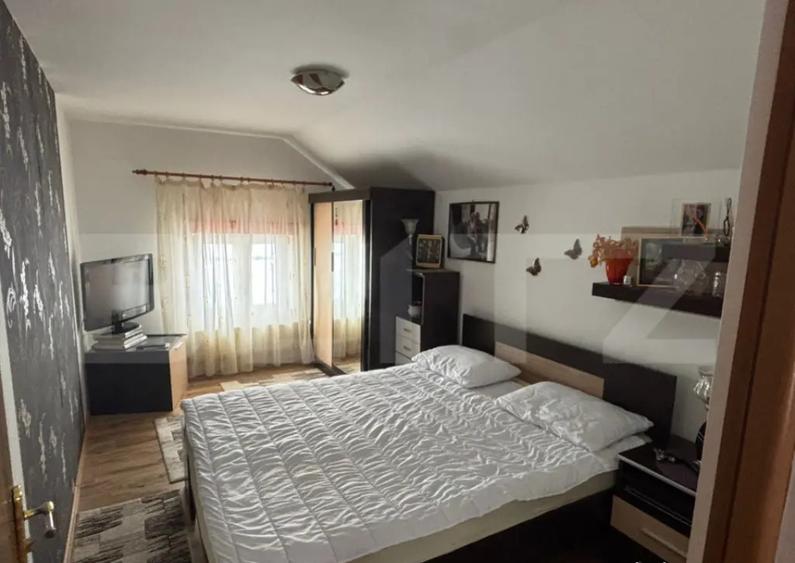 Casă cu 7 camere cu Teren 1300 Mp în Central
