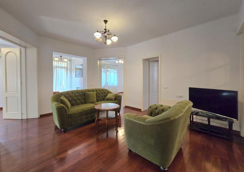 Apartament cu 5 camere în Aviatorilor