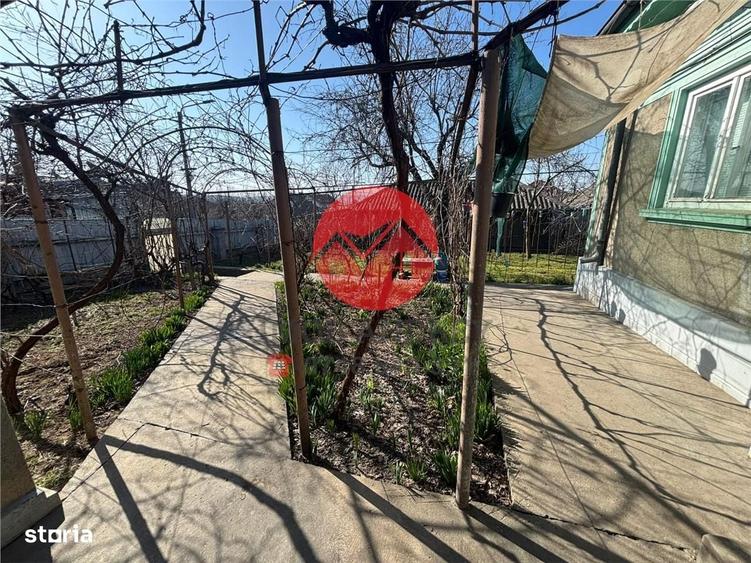 Casă cu 3 camere decomandat cu Teren 355 Mp în Central