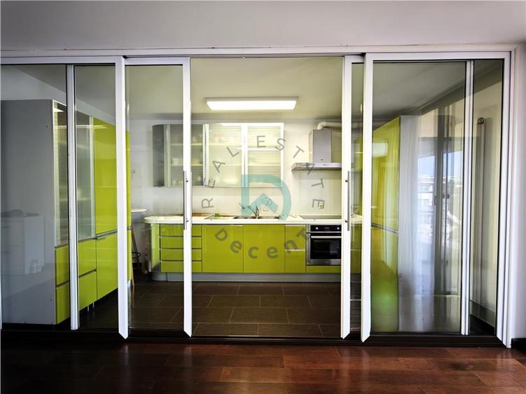 Apartament cu 4 camere decomandat, mobilat în Brașovul Vechi