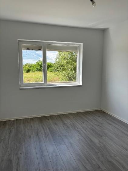 Casă individuală cu 3 camere cu Teren 450 Mp în Dumbrăveni
