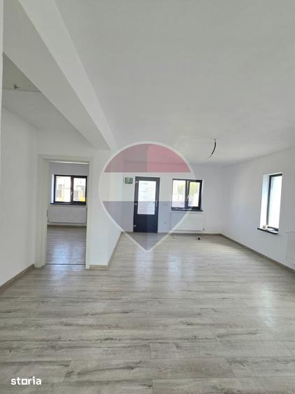 Casă cu 3 camere cu Teren 250 Mp în Malu Mare