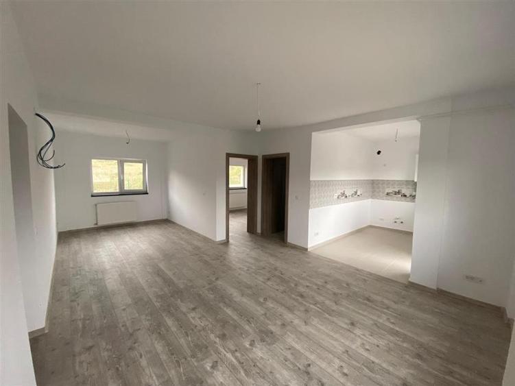 Apartament cu 2 camere semidecomandat în Bucium