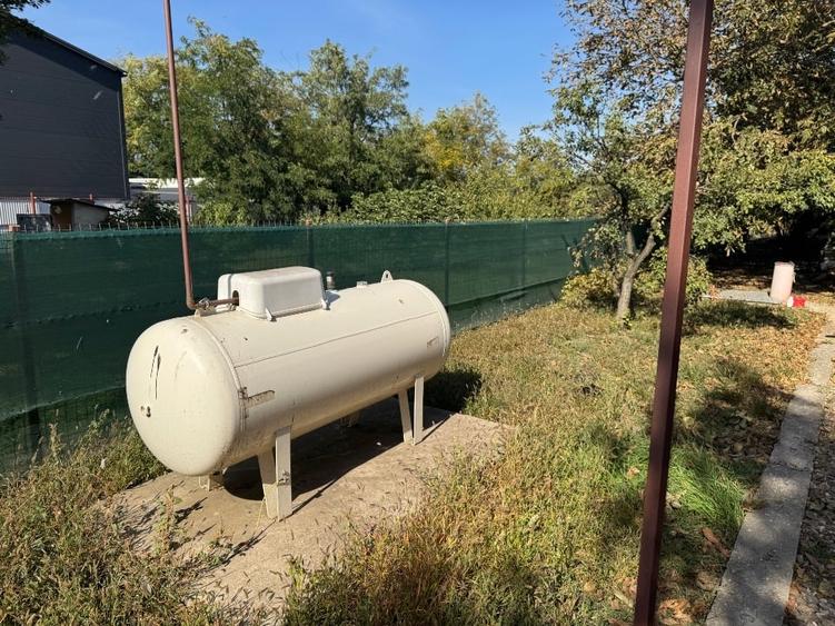 Casă individuală cu 5 camere cu Canalizare în Central