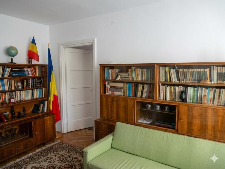Apartament cu 2 camere semidecomandat, mobilat în Central