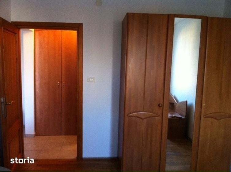 Apartament cu 2 camere semidecomandat în Craiovei