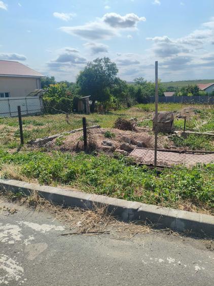 Teren de 998 mp, în Poarta Albă